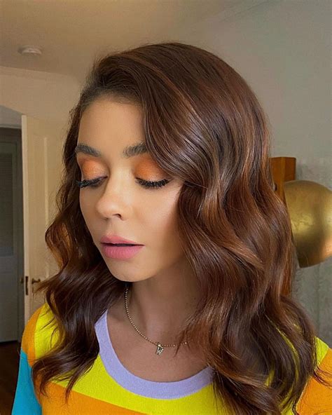 sarah hyland|More.